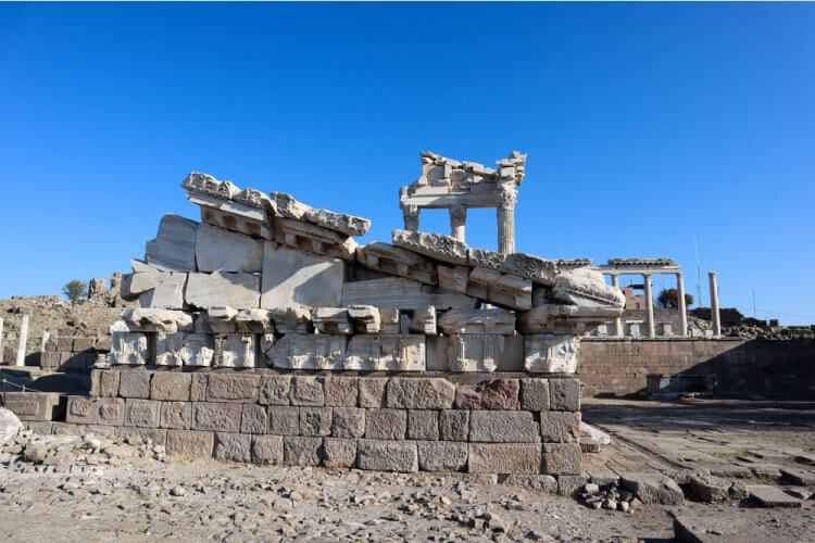 佩加蒙古城 - Pergamon Antik Kenti Trajan Tapınağı