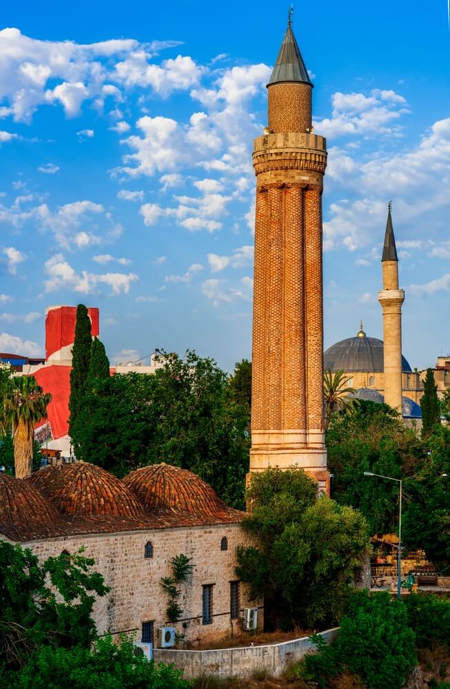 耶乌力宣礼塔清真寺建筑群 - Yivli Minare Camii