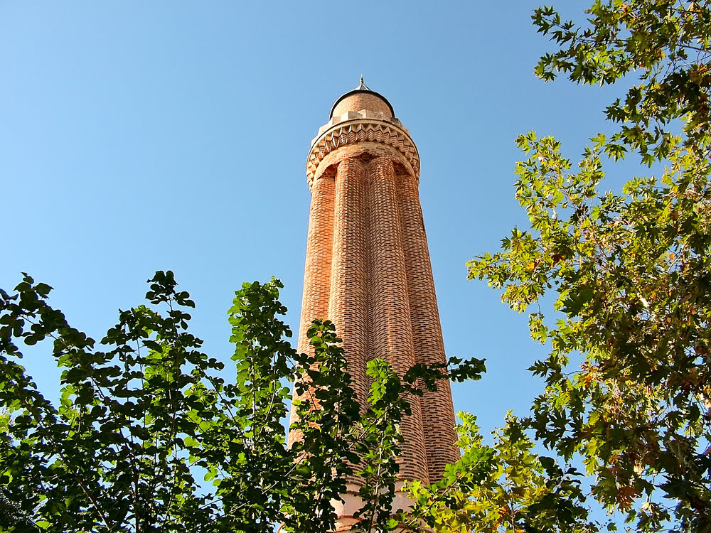 耶乌力宣礼塔清真寺建筑群 – Yivli Minare Camii