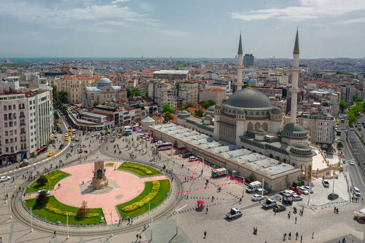 塔克西姆广场 - Taksim Meydanı İstanbul Genel Görünüm