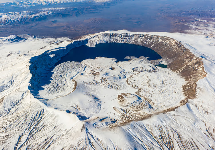 内姆鲁特火山和内姆鲁特湖 - Nemrut Yanardağı ve Nemrut Gölü