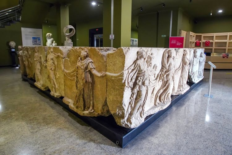 布尔杜尔考古博物馆 - Burdur Arkeoloji Müzesi