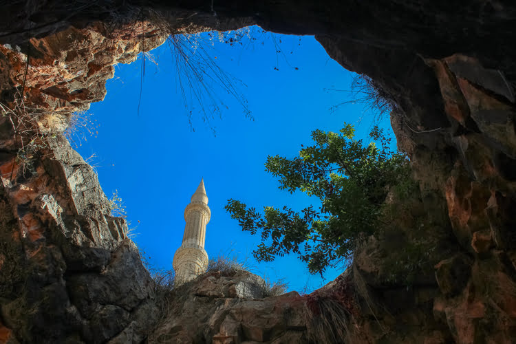 艾莎博科夫洞穴 - Eshab-ı Kehf Mağarası