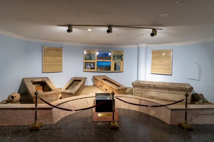 伊兹密尔考古博物馆 – İzmir Arkeoloji Müzesi