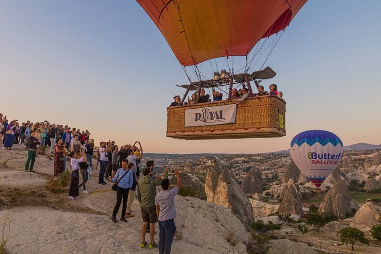 卡帕多奇亚气球之旅 – Kapadokya Balon Turları
