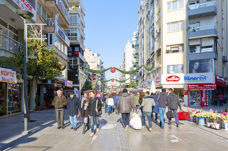 塞浦路斯烈士大街 – Kıbrıs Şehitleri Caddesi
