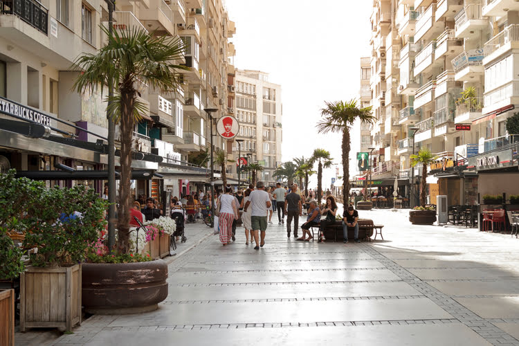 塞浦路斯烈士大街 – Kıbrıs Şehitleri Caddesi