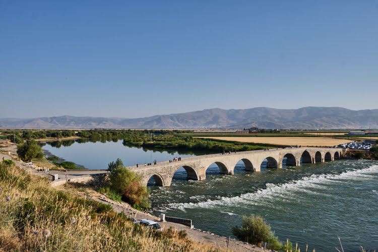 穆拉特桥 – Tarihi Murat Köprüsü