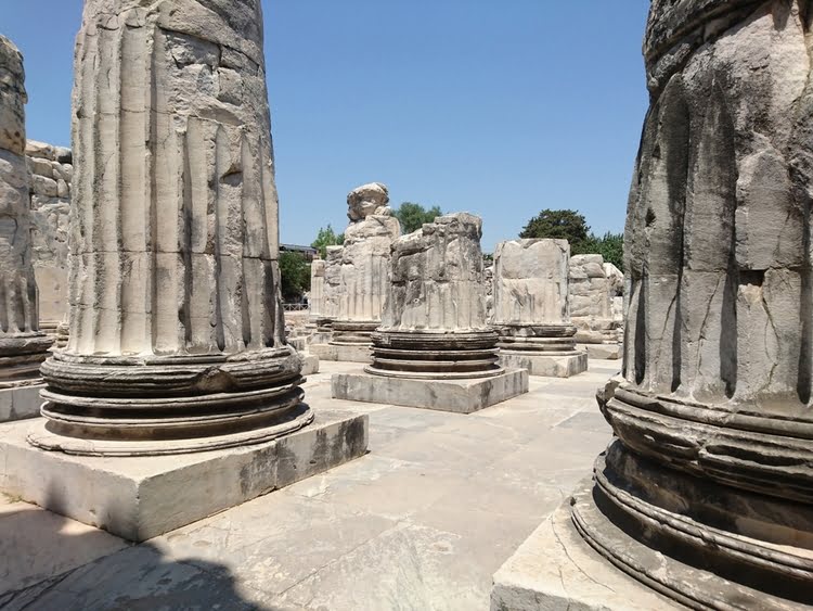 阿波罗神庙 – Apollon Tapınağı