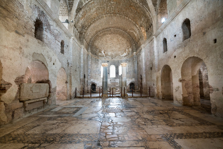 圣尼古拉斯教堂和博物馆 – Aziz Nikolaos Kilisesi ve Müzesi