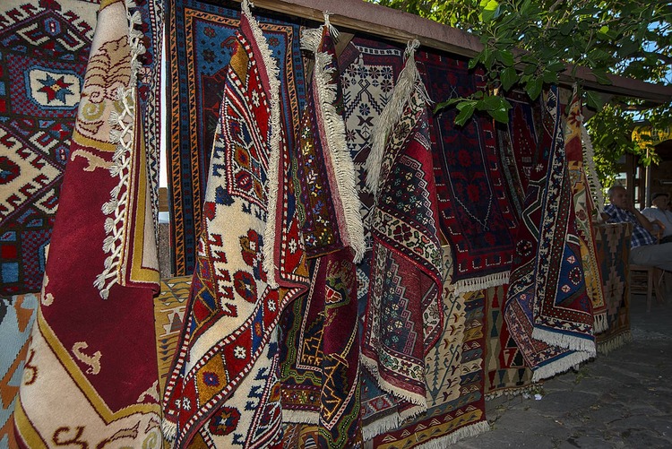 艾瓦吉克地毯 – Ayvacık Halısı