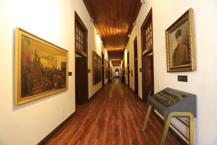 解放战争博物馆 – Kurtuluş Savaşı Müzesi