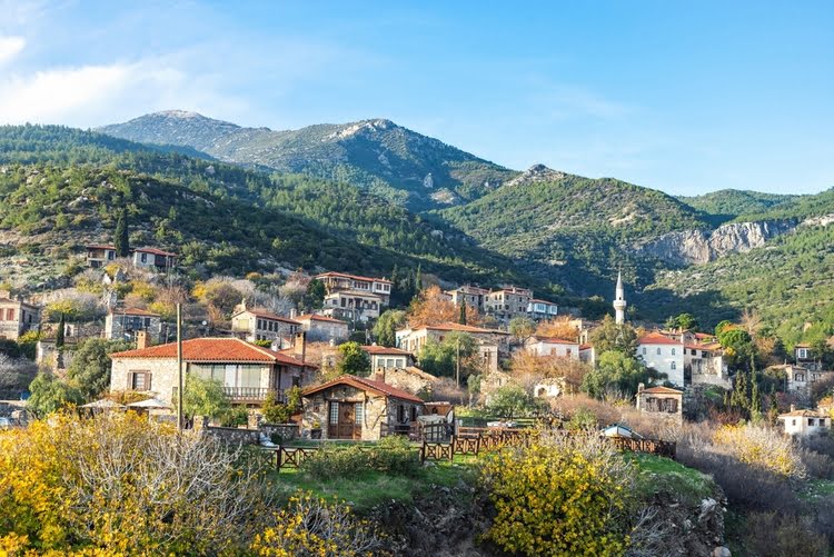 多安贝古老村庄 – Eski Doğanbey Köyü