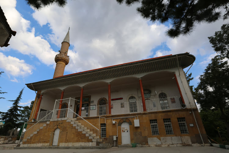 赫德尔勒克清真寺陵墓 - Hıdırlık Cami Türbe ve Haziresi