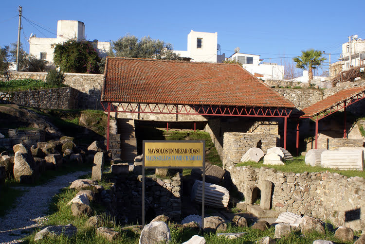 陵墓纪念博物馆 – Mausoleion Anıt Müzesi