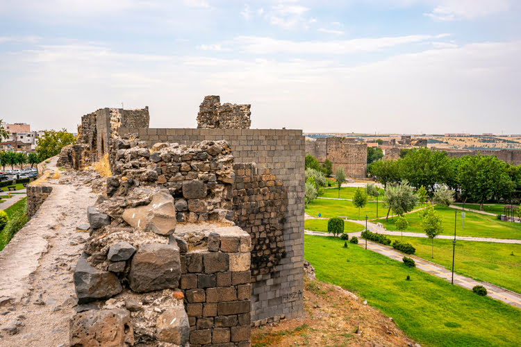 迪亚巴克尔城墙 - Diyarbakır Surları