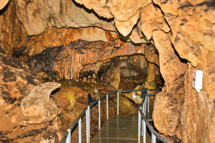 阿克苏地下城洞穴 – Aksu Zindan Mağarası