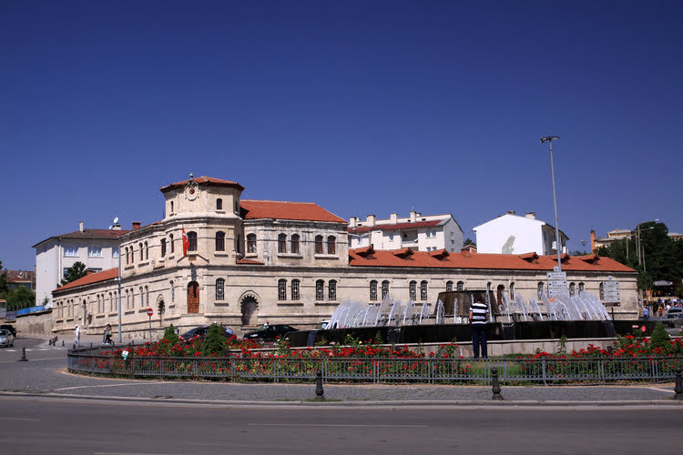 宪兵队大楼 - Jandarma Binası