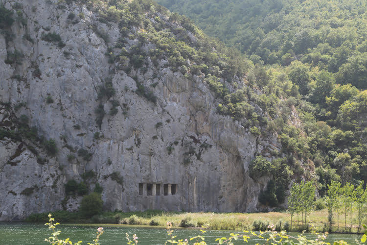 科莱旅游中心、阿萨卡莱和岩墓 – Kolay Turizm Merkezi, Asarkale ve Kaya Mezarları