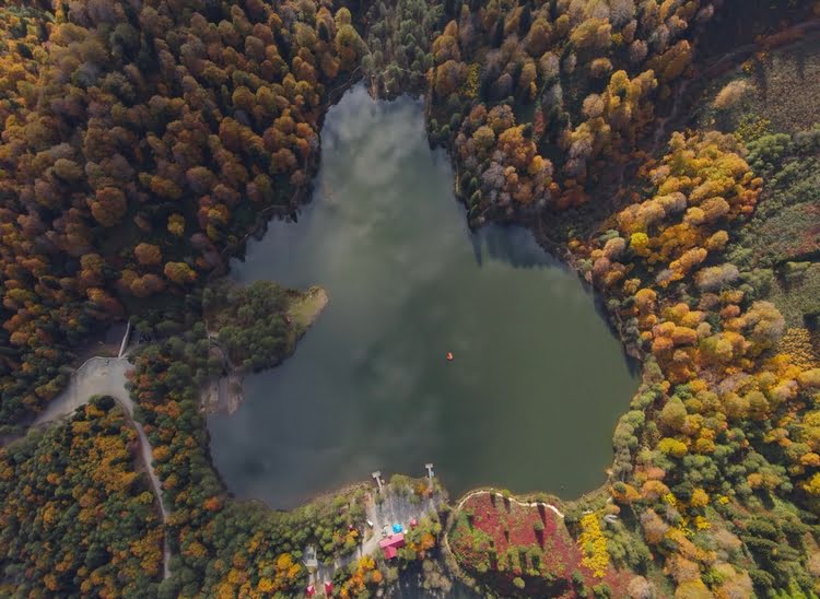 博尔奇卡卡拉湖 - Borçka Karagöl 