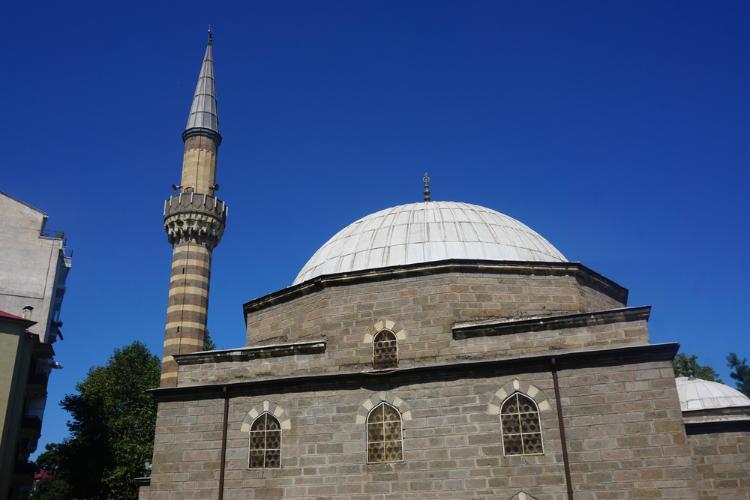 居尔巴哈尔夫人清真寺 - Gülbahar Hatun Camii