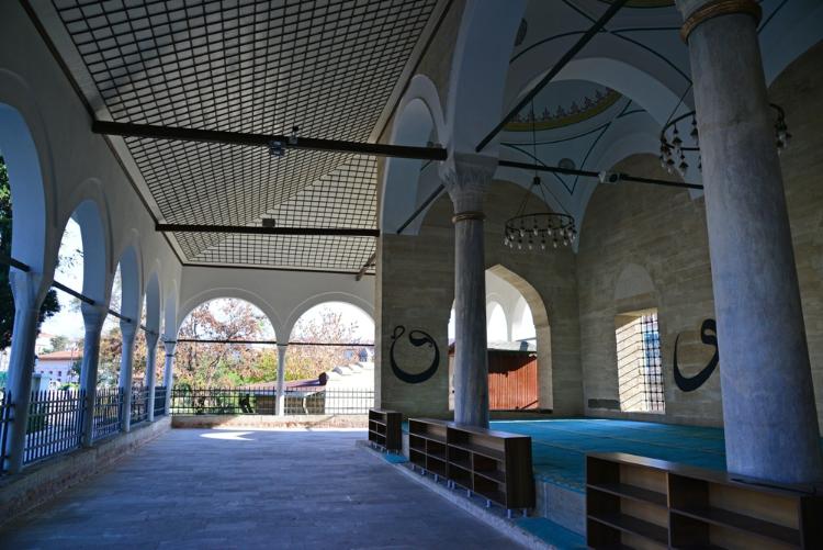 鲁斯特姆帕莎清真寺和建筑群 - Rüstem Paşa Cami ve Külliyesi