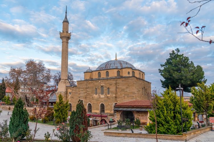 卡拉·穆斯塔法将军清真寺 - Kara Mustafa Paşa Cami