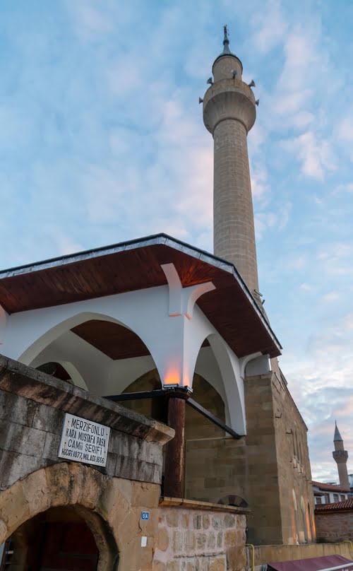 卡拉·穆斯塔法将军清真寺 - Kara Mustafa Paşa Cami