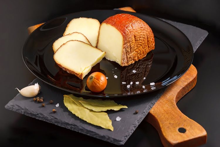 土黄色切尔克斯奶酪 – İsli Çerkez Peyniri