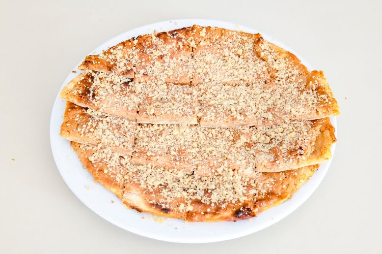 塔瓦斯面包和塔瓦斯蜂蜜塔希尼皮塔饼 – Tavas Baklavası ve Tavas Ballı Tahinli Pide