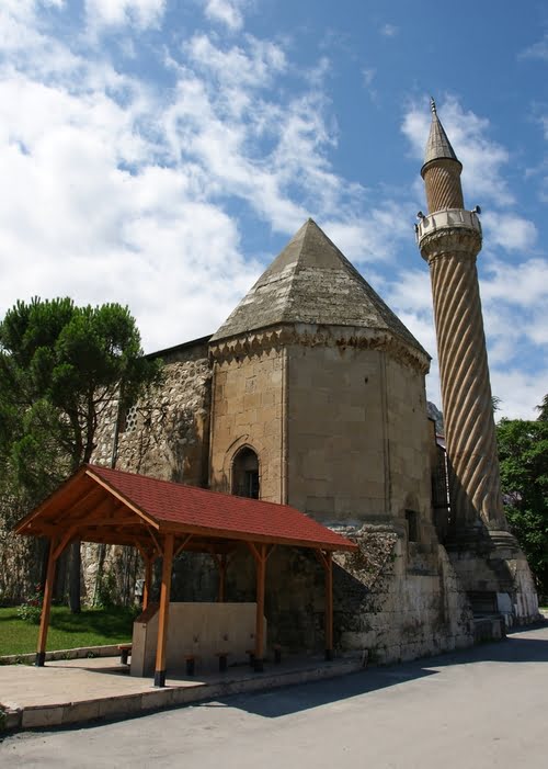布尔玛勒宣礼塔清真寺 – Burmalı Minare Cami
