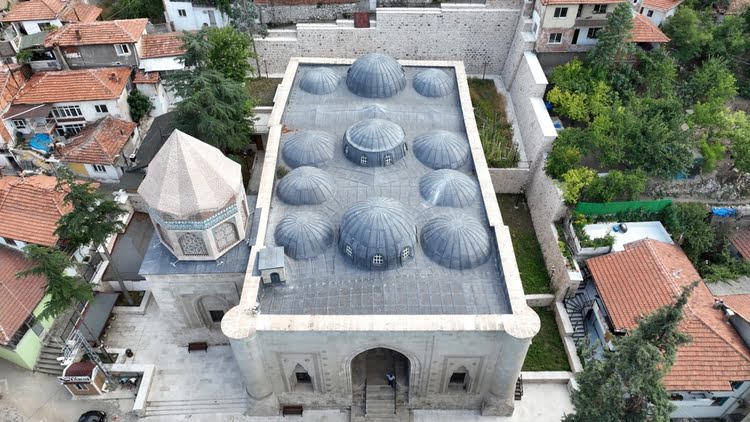 戈克梅德雷斯清真寺 – Gökmedrese Cami