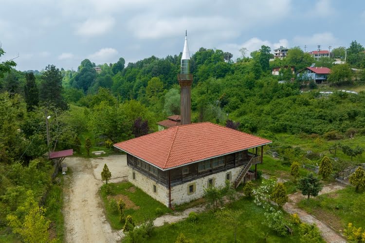 赫姆辛村清真寺 - Hemşin Köyü Cami