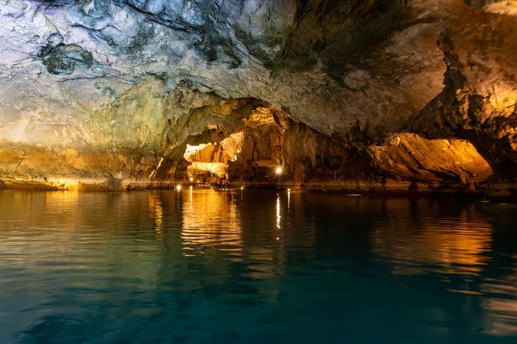 阿尔丁贝希克-杜登苏尤洞穴 – Altınbeşik – Düdensuyu Mağarası