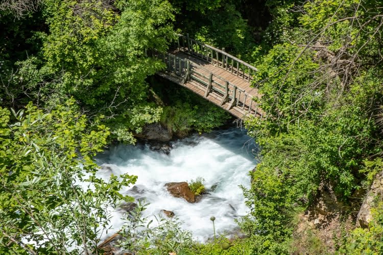 托马拉瀑布自然公园 - Tomara Şelalesi Tabiat Parkı