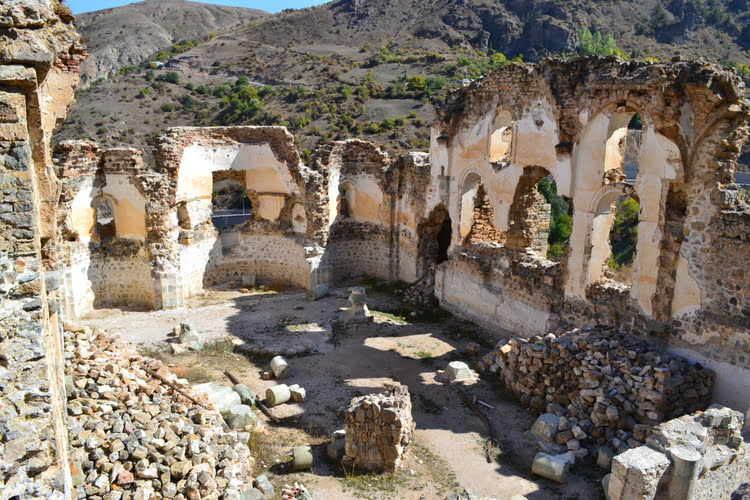 胡图拉哈吉欧斯修道院教堂 - Hutura Hagios Manastır Kilisesi 